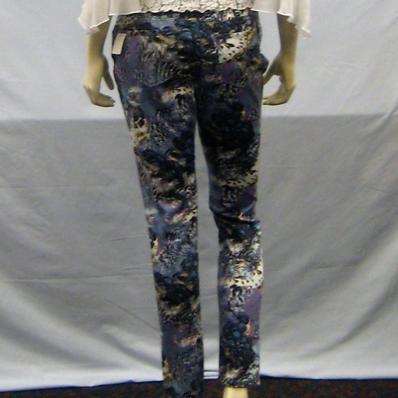 **SOLD**Simply Vera by Vera Wang Pattern Jeans - Picture 7 of 7